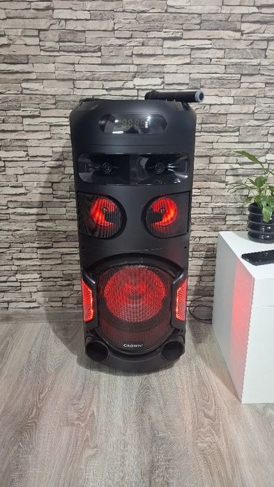 Продавам караоке тонколона CROWN.