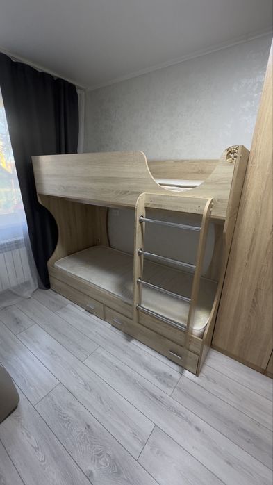 Продам двухъярусную кровать