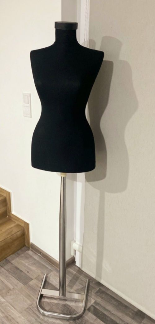 Inchiriez manechin rochie mireasă,  Închiriez manechin costum ginere