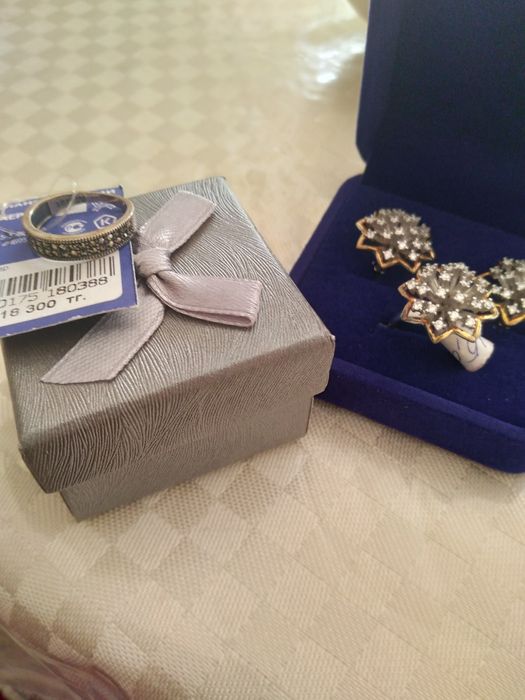 Продаются серебряные кольцы