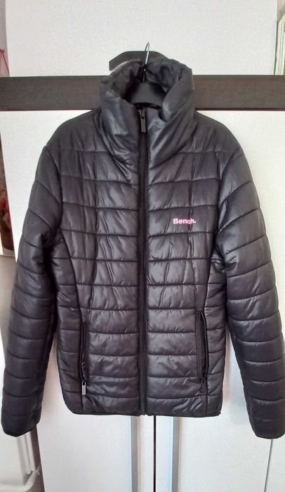 Geaca din puf neagra de dama Bench masura S