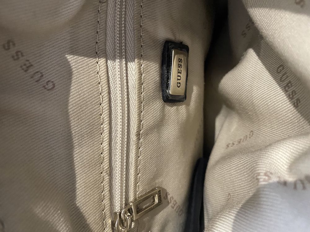 Geanta de umar Guess nouă (nu gucci, LV, dolce, michael kors)