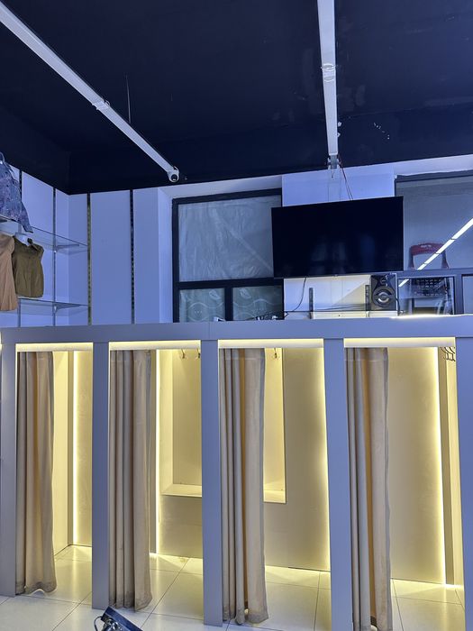 Razdevalka kiyim dukoni uchun