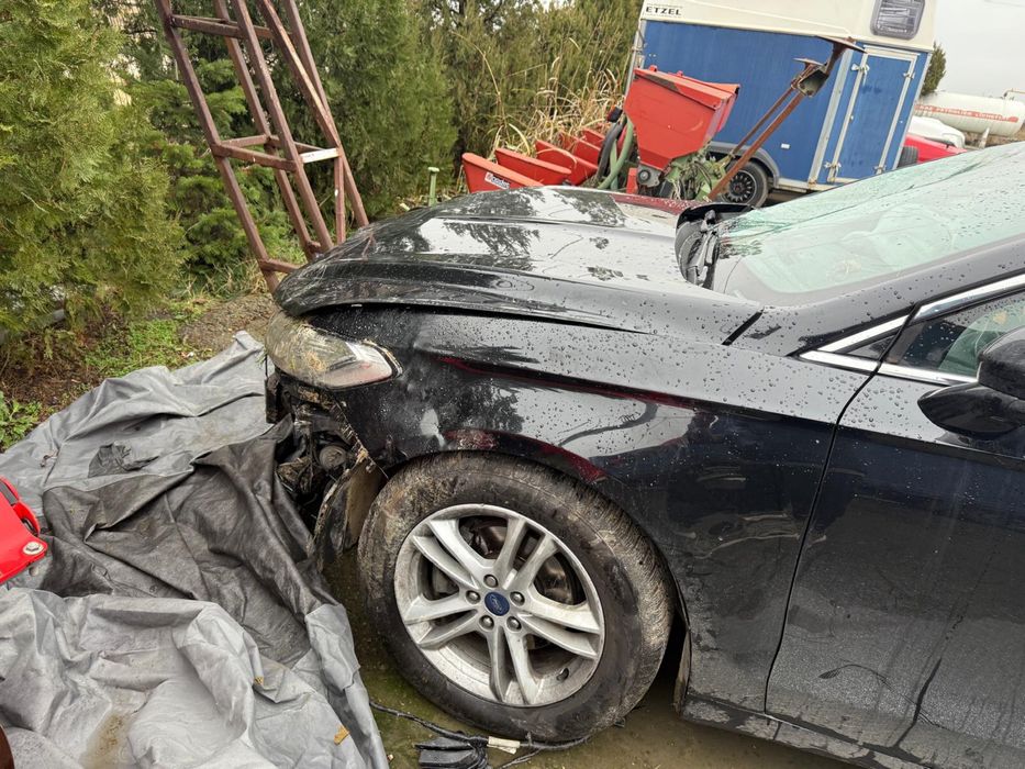 Vând Ford Mondeo mk5 avariat