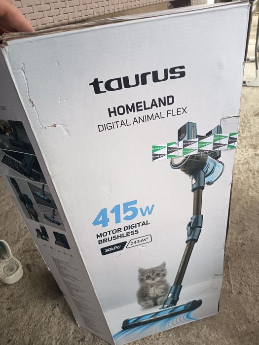 Vând aspirator vertical