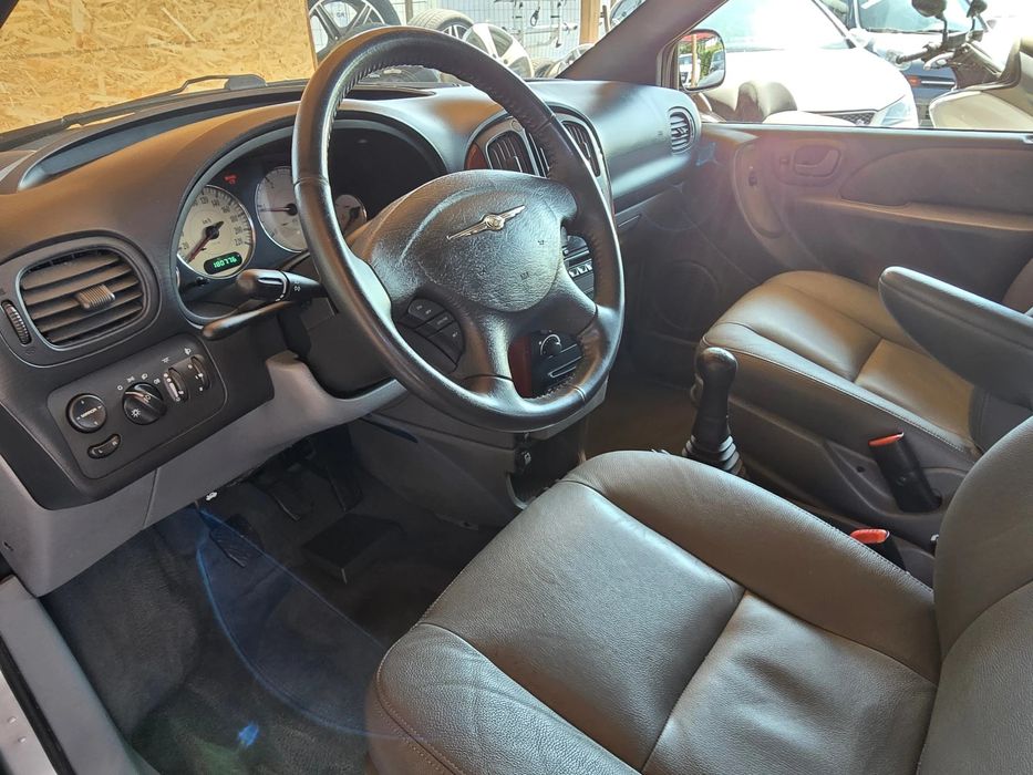 Chrysler Voyager 2.5CRD/Kожен салон/6+ 1места/Лизинг