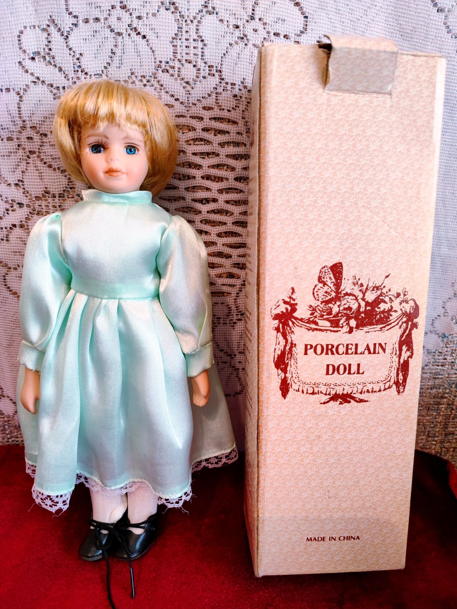 Новая фарфоровая кукла 25 см