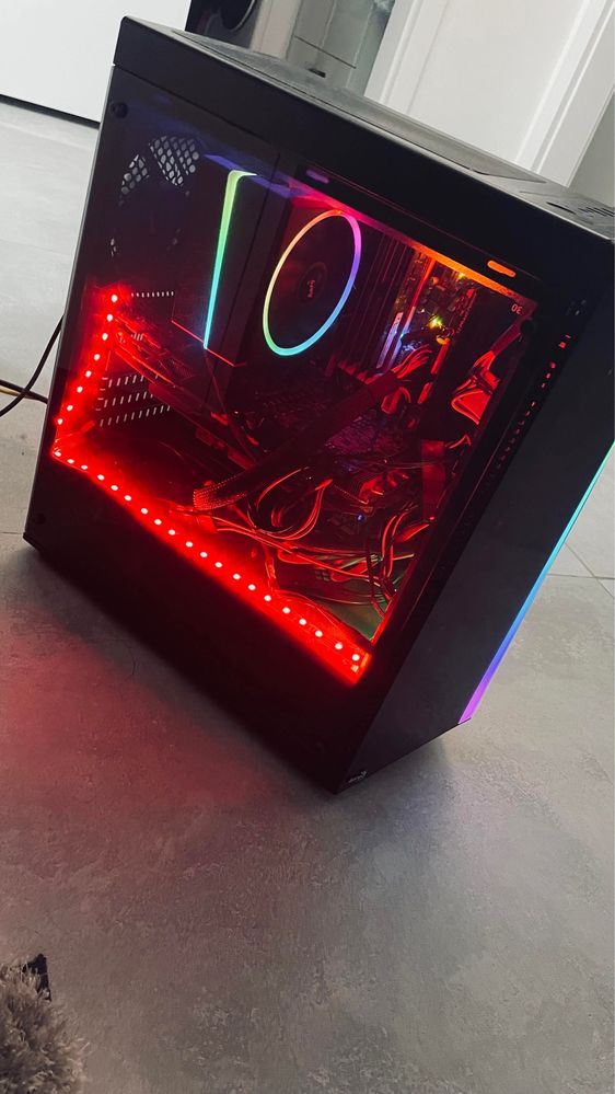 Banda LED RGB PC cu controler.