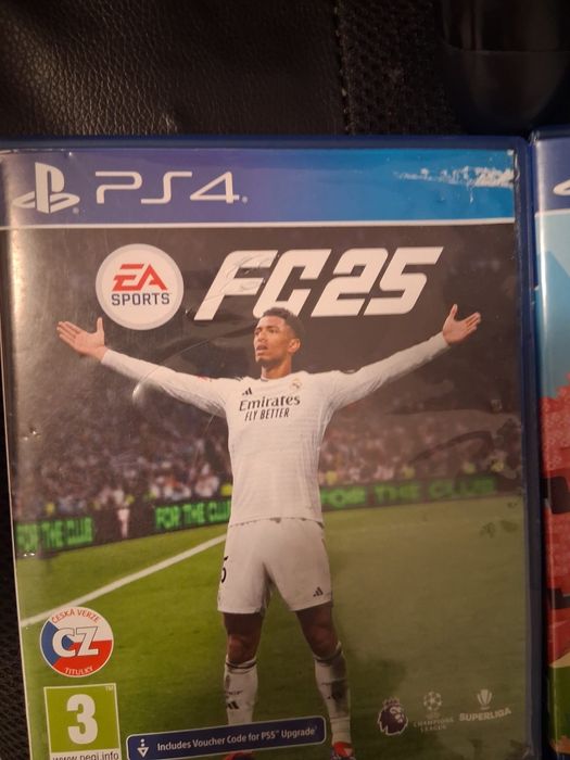 Vând ps 4 pro 1tb