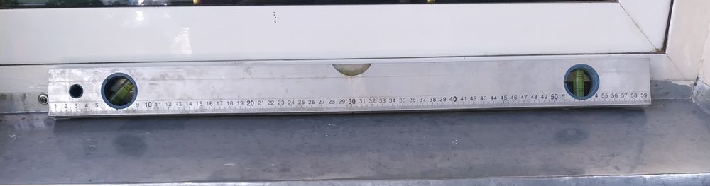 Лобзик и уровень