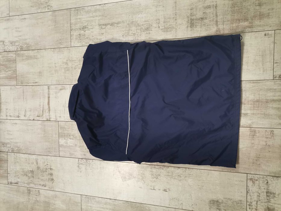 Ветровка Adidas без забележки