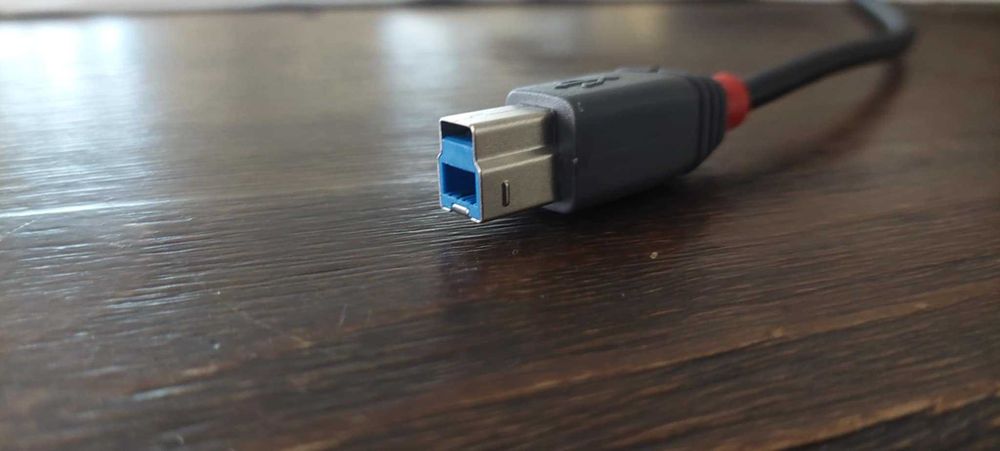 Продавам USB 3.2 кабел към TYPE C! Чисто нов!
