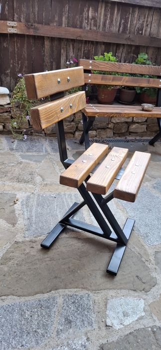 Стол от прахово боядисан метален профил