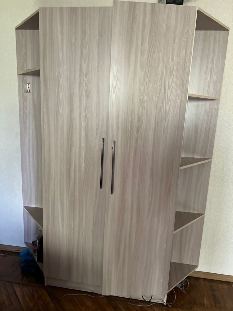 Продам шкаф распашной