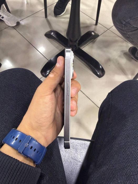 Iphone 15 pro dog’li 256 gb holati rasmda