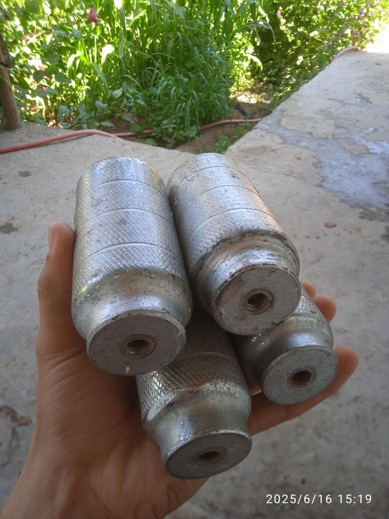 Velosipet ayoq qoygich velosipedga ozgacha vid beradi narxini kelisham
