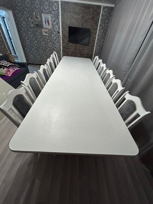 Стол для гостиной