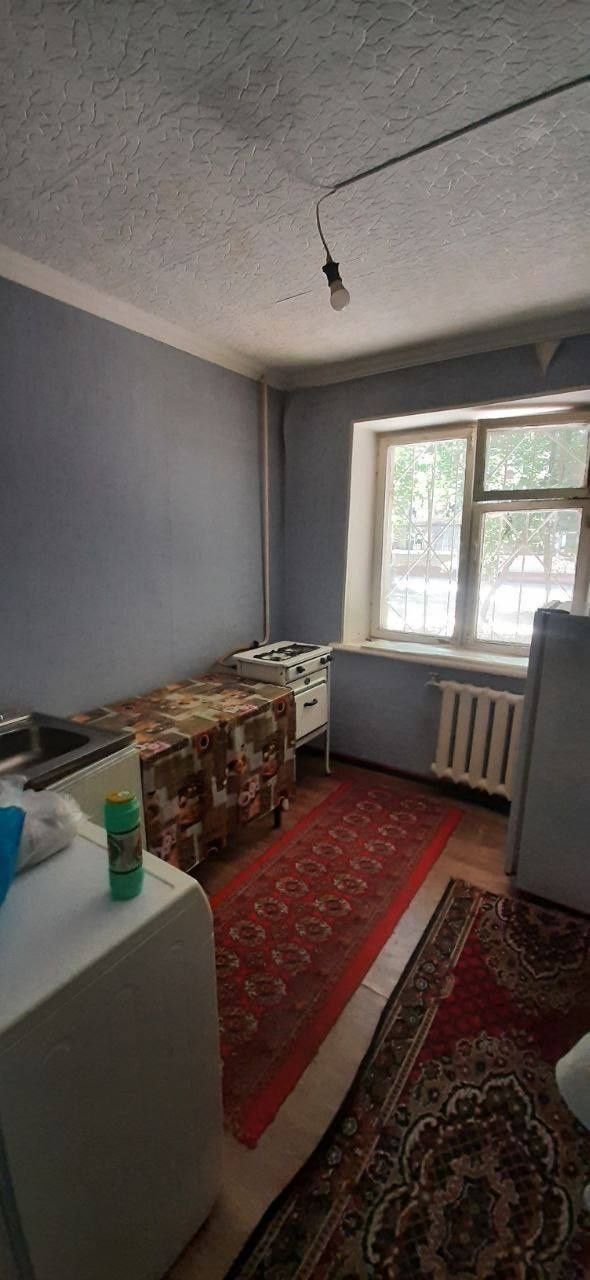 * ИНЯЗ 1/1/4 Чиланзар 9 квартал Продаётся квартира