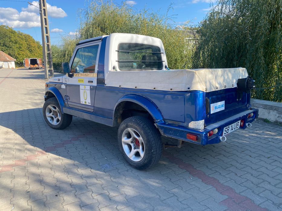Suzuki samurai pick up off road