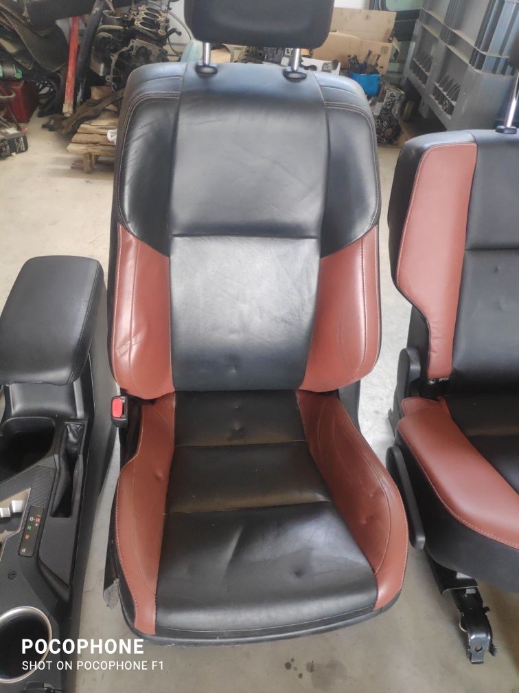 Кожен салон / Седалки Toyota RAV 4 / Тойота Рав 4 2015г.