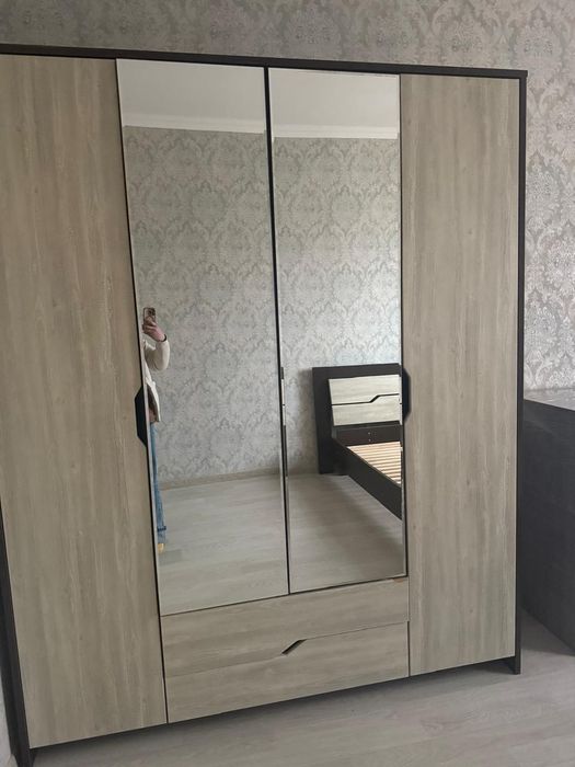 Спальный гарнитур