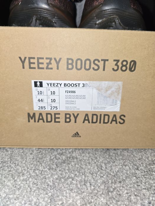 Vând Adidas Yeezy 380