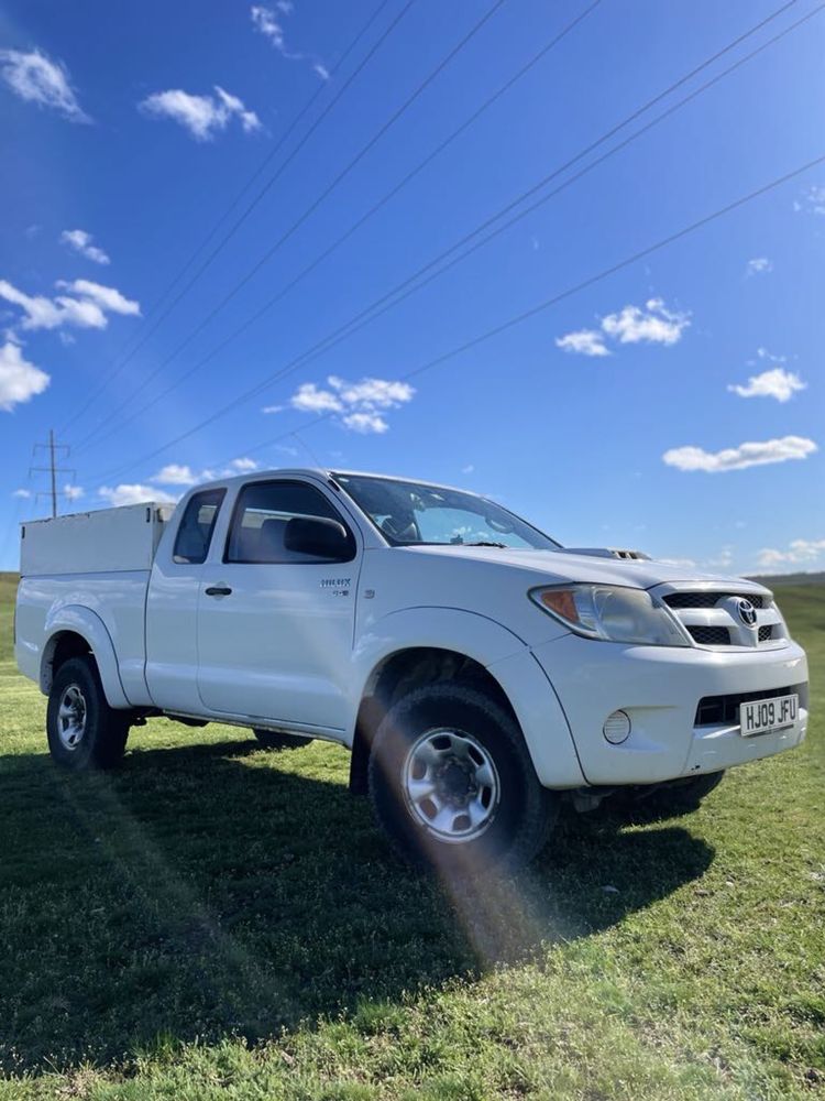 Toyota Hilux  2.5 tdi