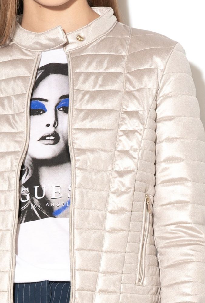 Отлично есенно яке Guess M - сребристо