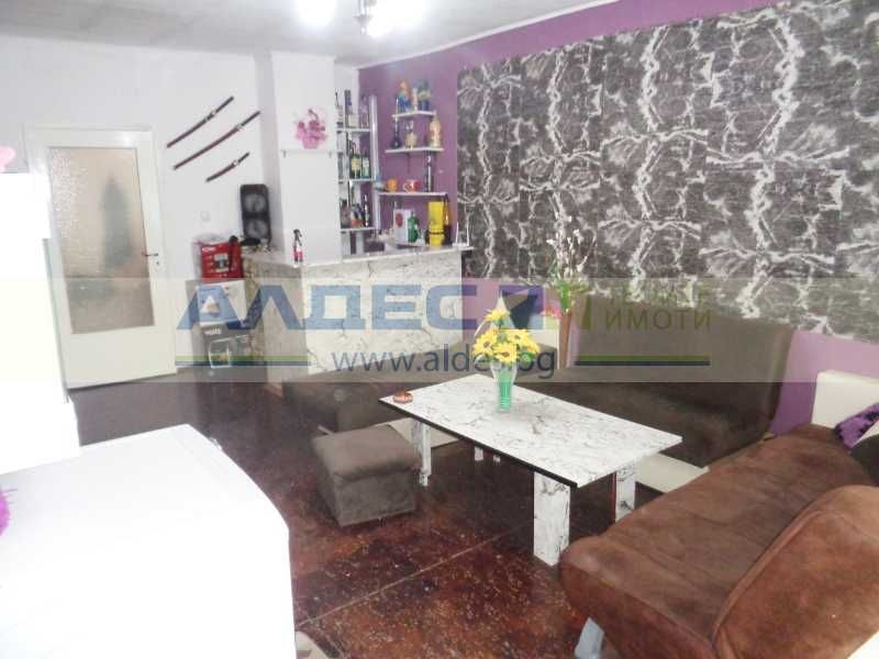 Продава се Тристаен апартамент в Радомир - 94 кв.м за 852 €/кв.м - Снимка #1