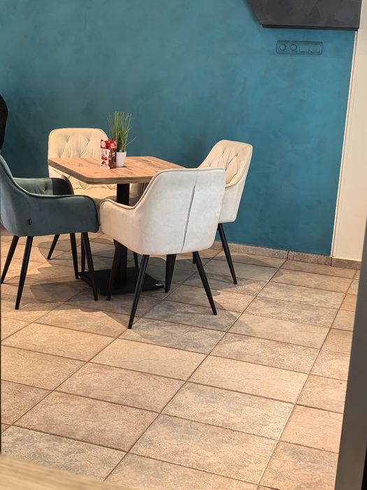 Маси и столове,градина и трапезария