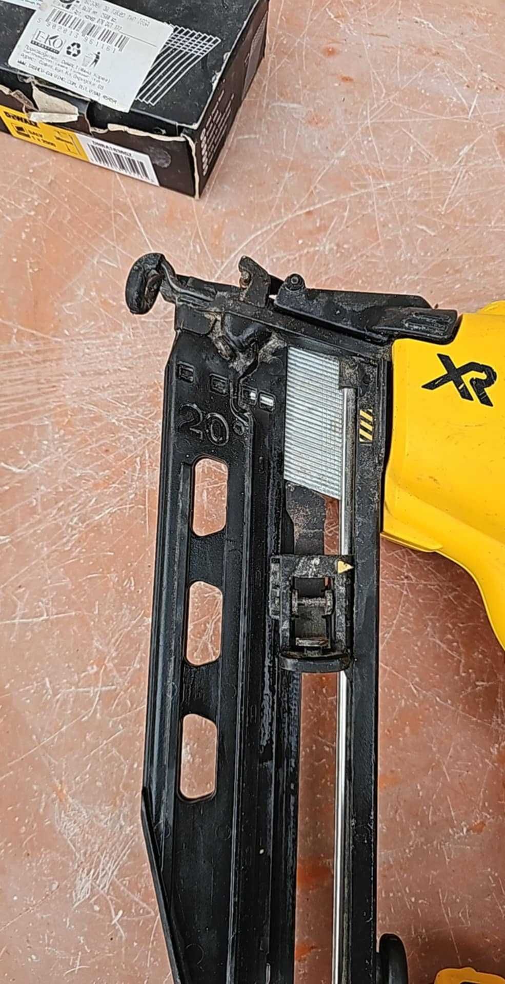 Dewalt-dcn660 такер