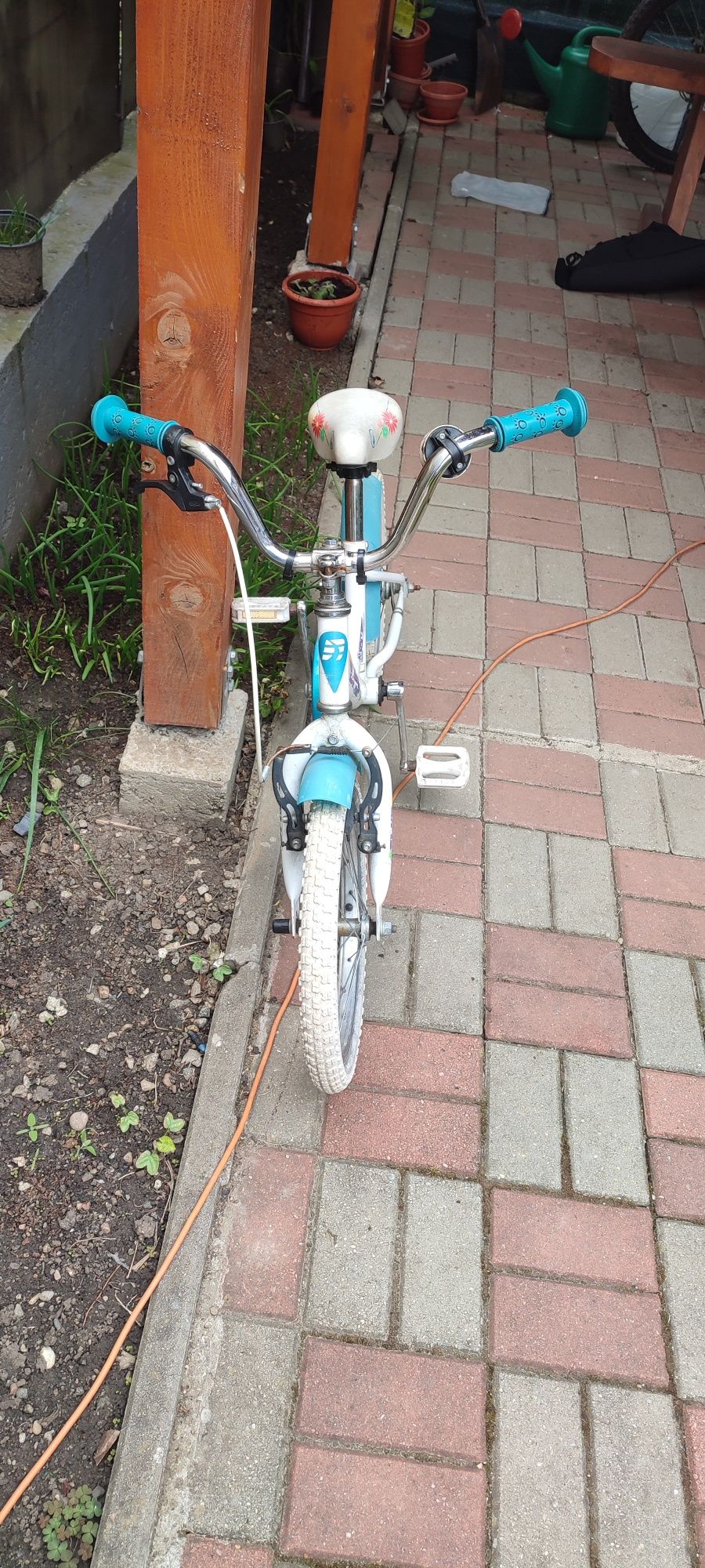 Vând bicicleta fetițe 16";5-7 ani