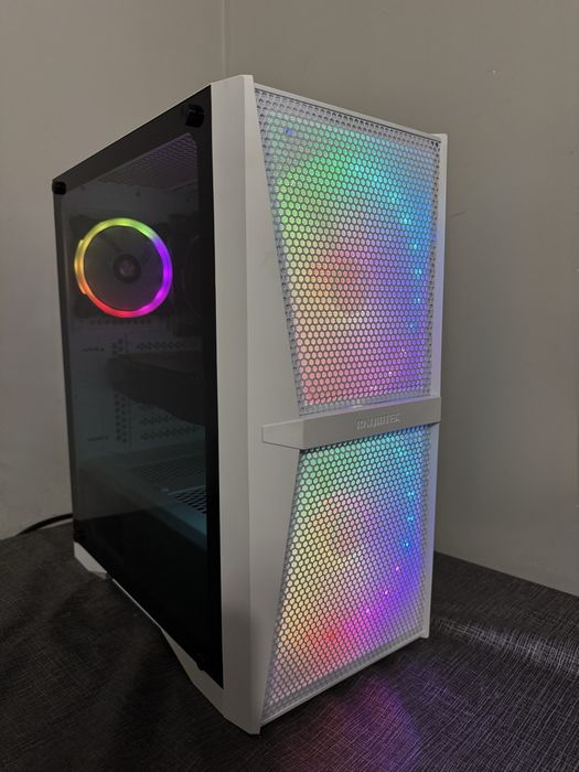 Геймърски компютър Ryzen 2400G, RX 580, 16GB