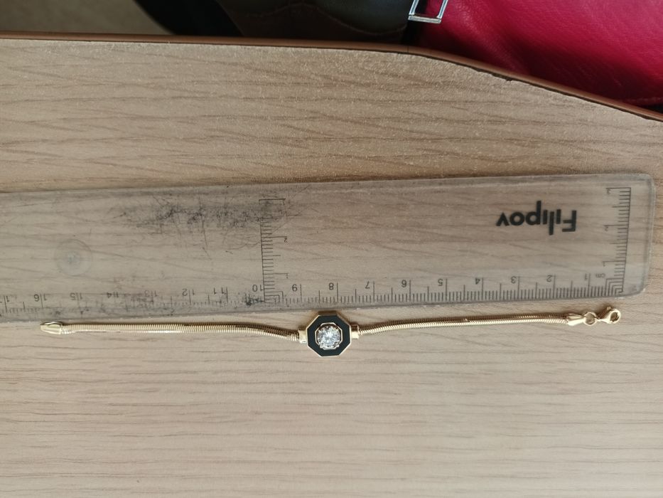 Нова златна дамска гривна 14 к. с камък Swarovski