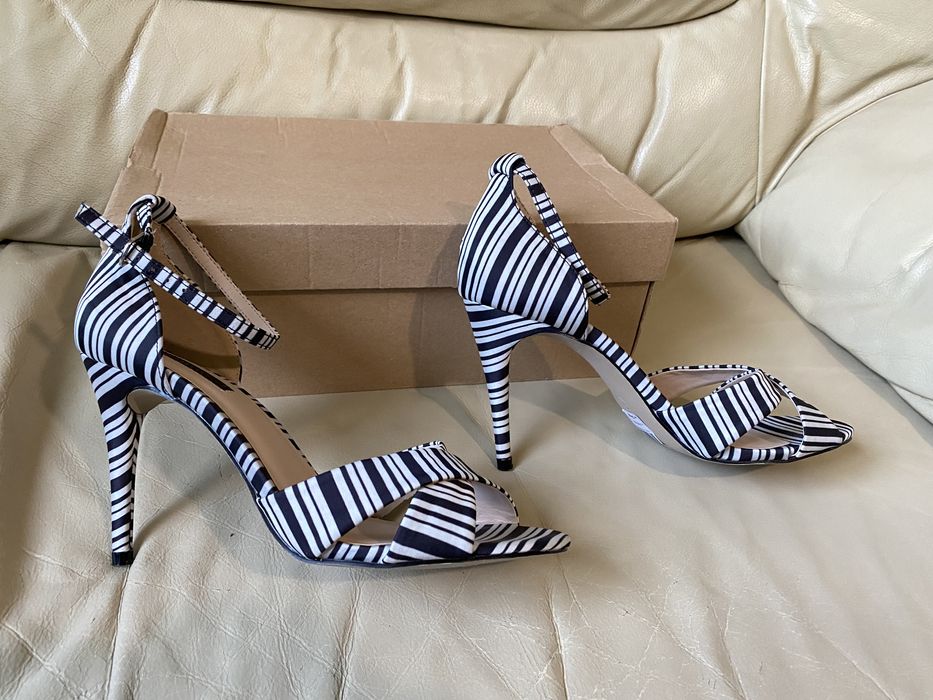 Dorothy perkins - дамски сандали /обувки на ток