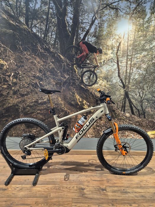 Vând bicicletă electrică Focus Sam2 6.9