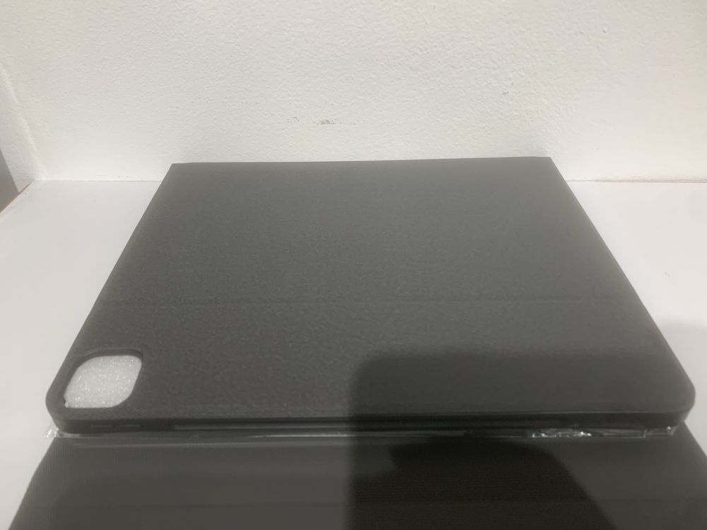 Husa tastatura iPad Pro 12.9 inch (2018,2020,2021) RGB backlight