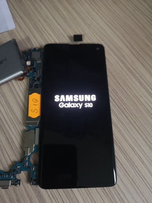 Дисплей за Samsung S10