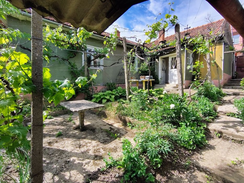 Casa in Oradea vânzare ,str Izvorului.Ocazie !87000€