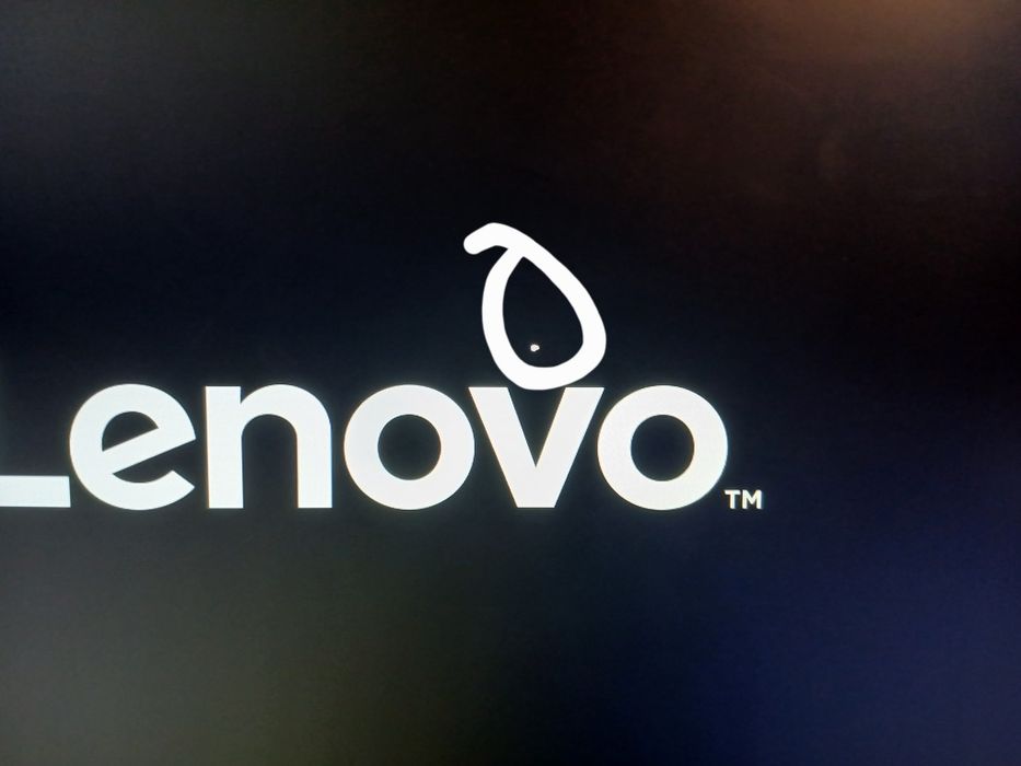 Calculator Lenovo All-in-One i5 / 8GB RAM / SSD – Vand urgent Va rog