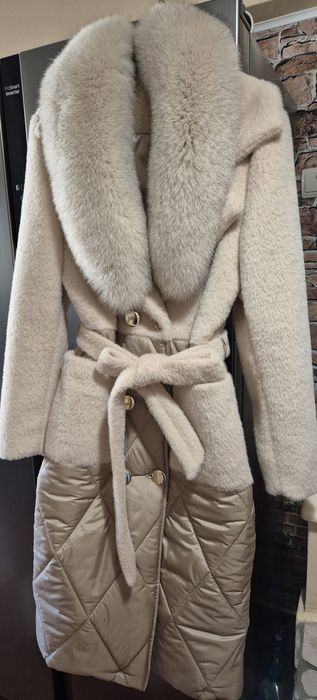 Vand haina cu blana naturala de vulpe