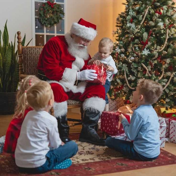 Moș Craciun pentru copii in seara de 24.12.2025