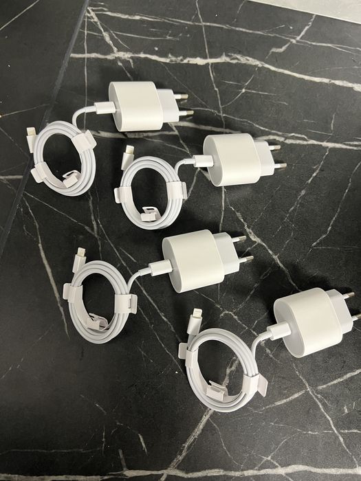 Incarcatoare/cabluri/adptoare Iphone si Samsung