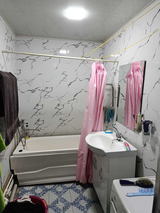 Продам свою квартиру 3-4 8/8,улица Бабура,недорого