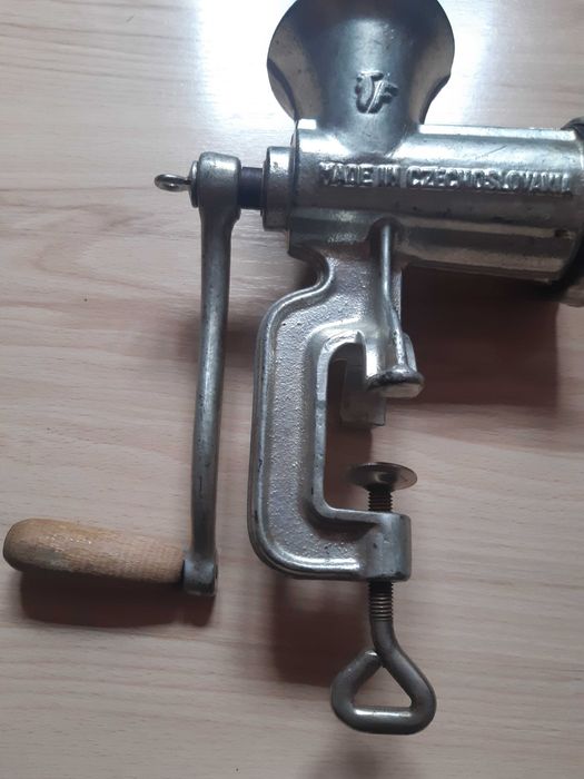 Машинка за мелене на месо, домати и други, Чехословакия