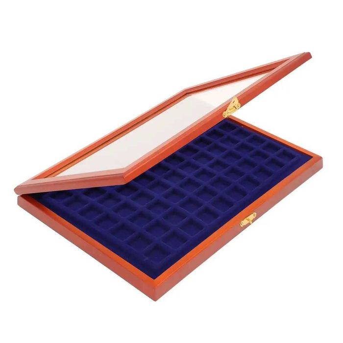 Луксозна дървена витрина SAFE за монети с различни отвори на монетите!