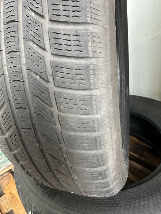 235/60/18 Continental