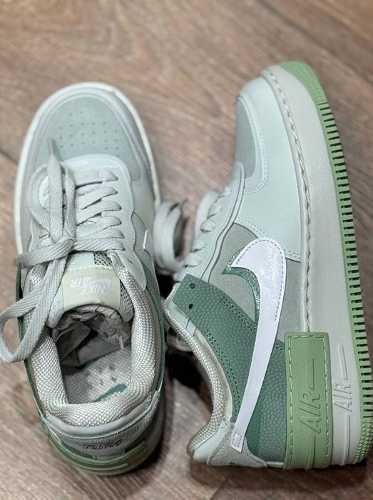 Новые кроссовки nike