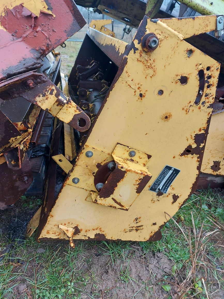 Dezmembrez tocătoare combine agricole new holland