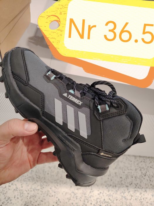 Bocanci Adidas goretex pt femei și copii Nr 36.5